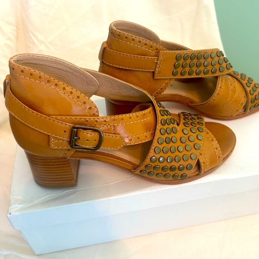 NWOT Pour La Victoire shoe - Picture 2 of 6